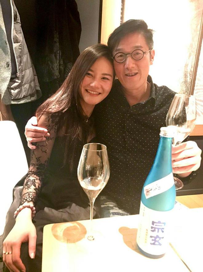 婚外情九年女方五年生了四胎原配毫不知情qmh球盟会亚博66岁香港富商与网红(图7)